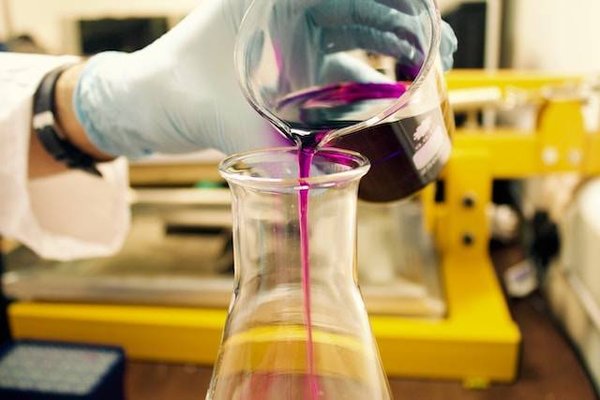 Loisirs: des expériences scientifiques amusantes que vous pouvez faire chez vous avec des articles quotidiens
