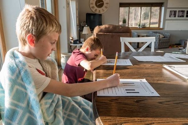 Comment organiser une journée d'école à la maison ?